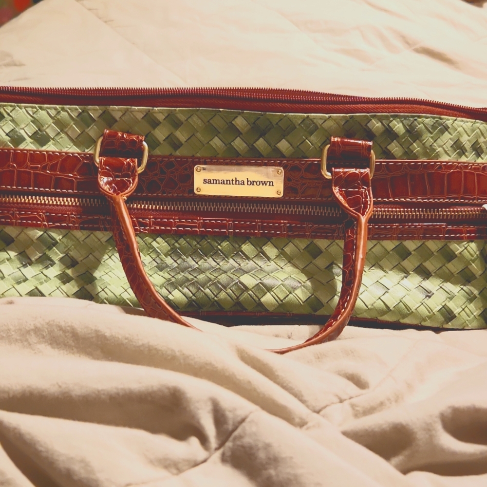New, never used Samantha Brown's "Go Somewhere" wine purse.
